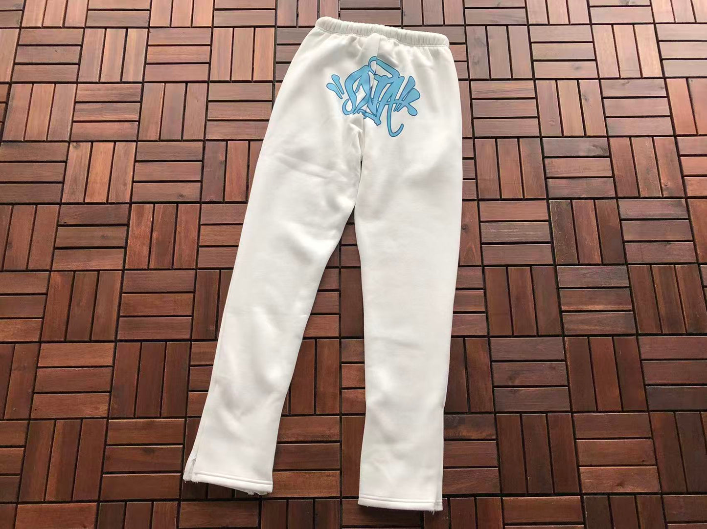 SYNA WORLD LOGO PANTS
