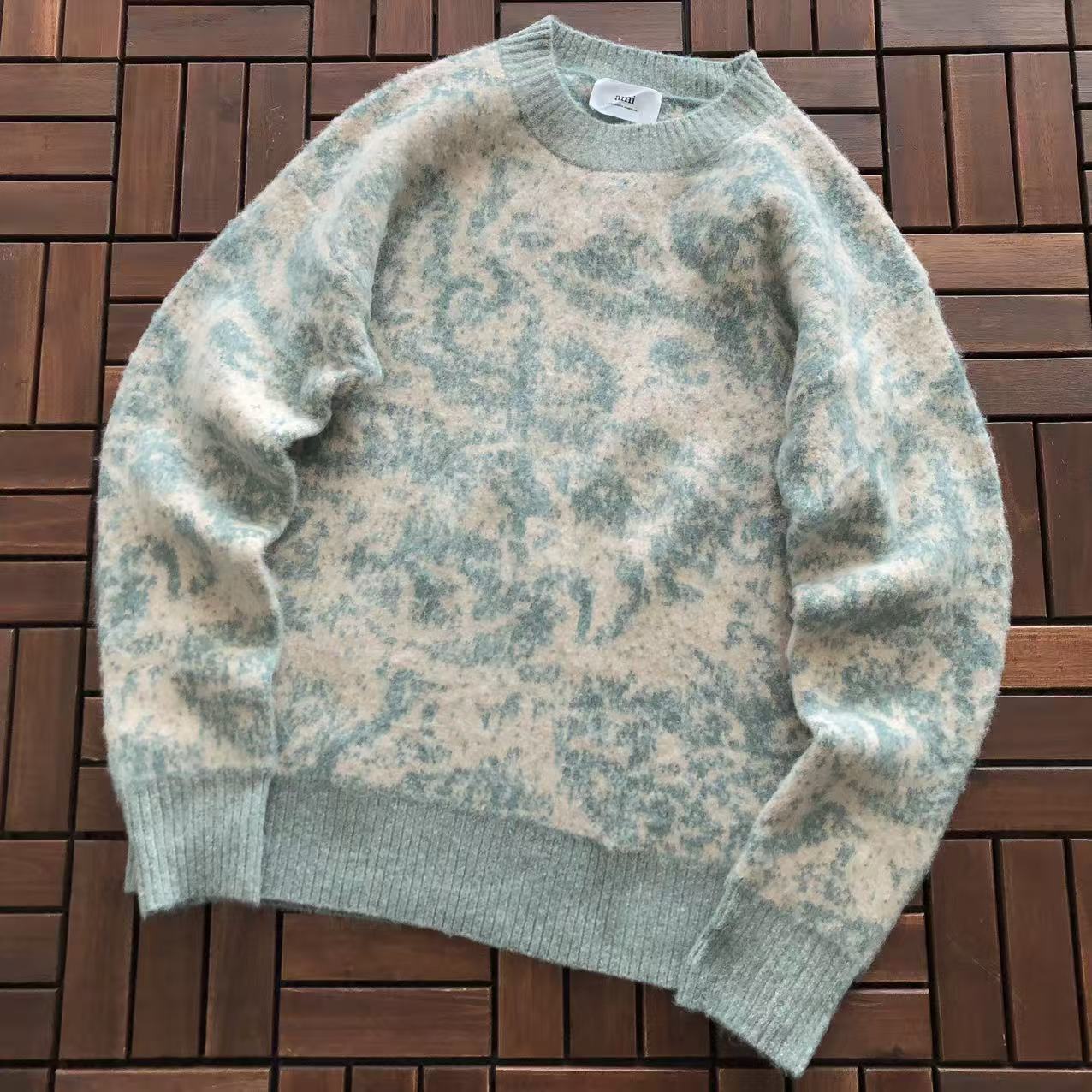 AMI SWEATER