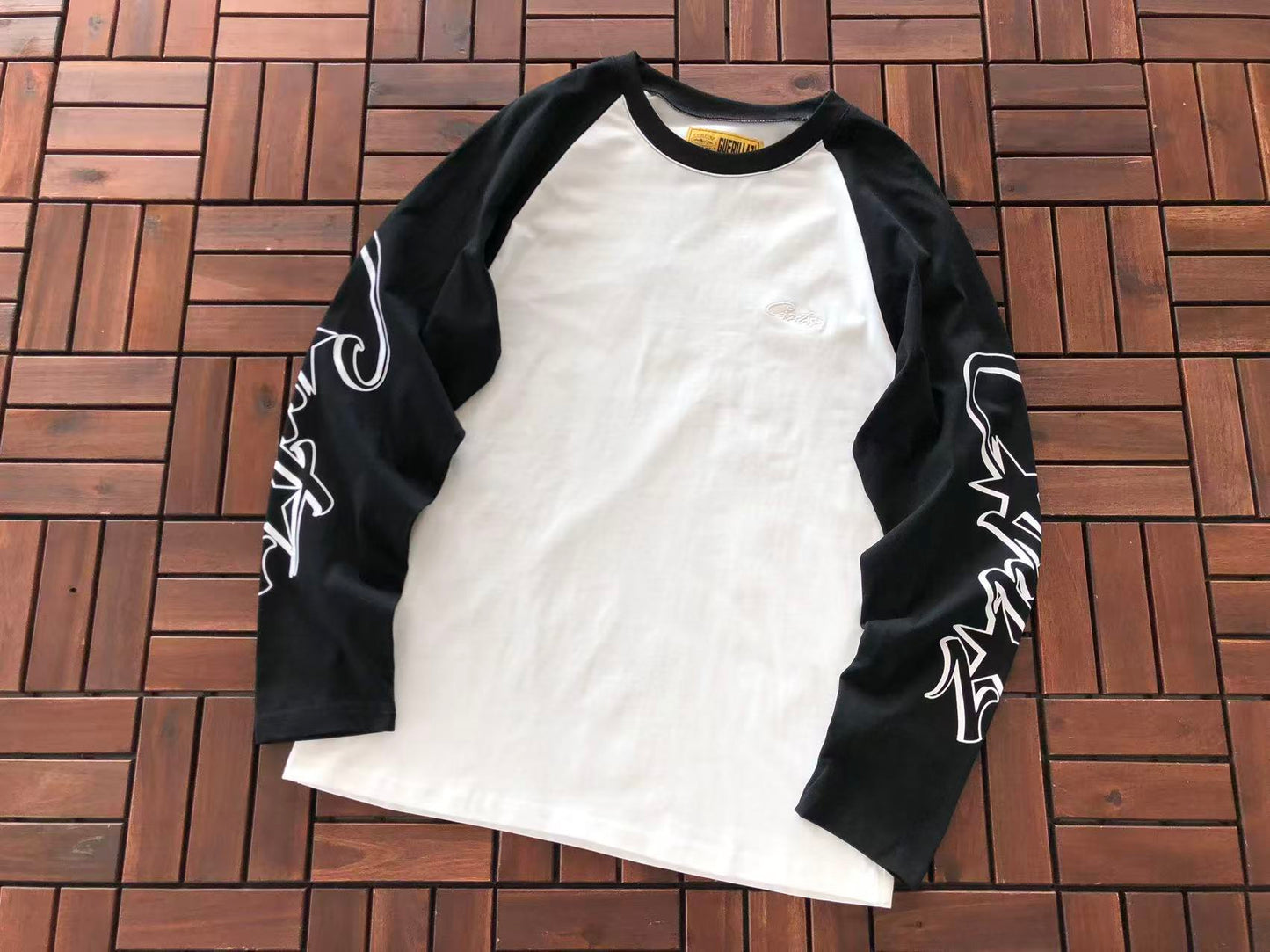 CORTEIZ GUERILLAZ RAGLAN LONG SLEEVE