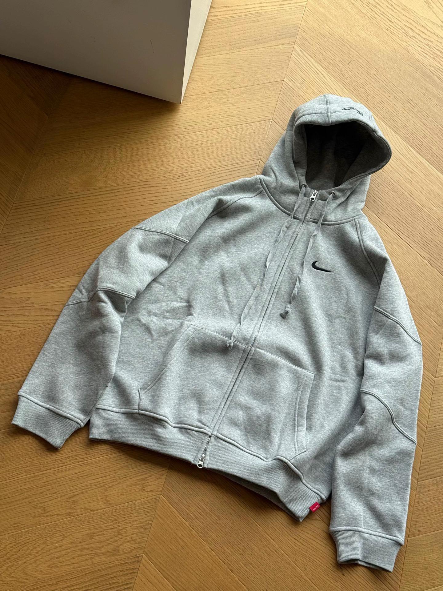NIKE X SUPREME SWOOSH ZIPPED HOODIE