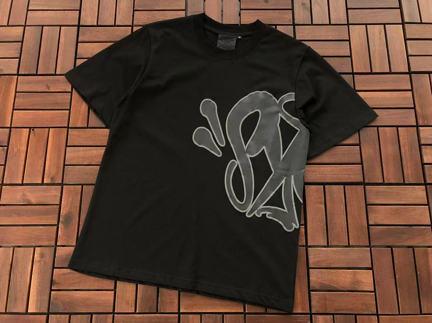 SYNA WORLD LOGO T-SHIRT