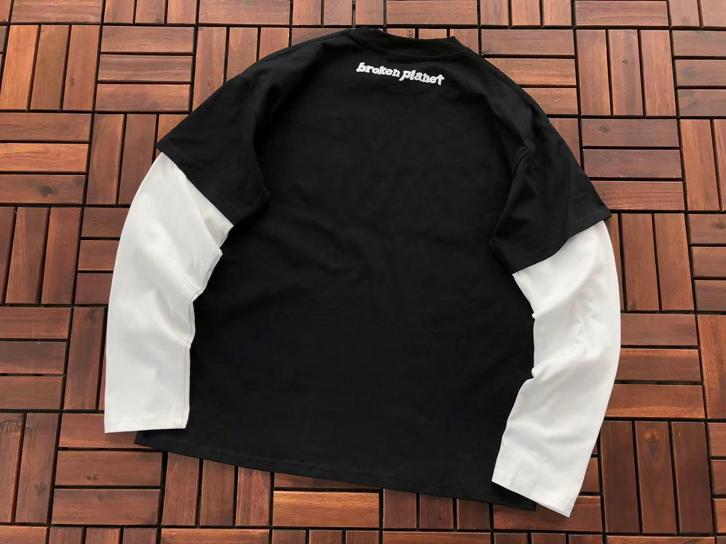 BROKEN PLANETS “SPEED OF LIGHT” LONGSLEEVES
