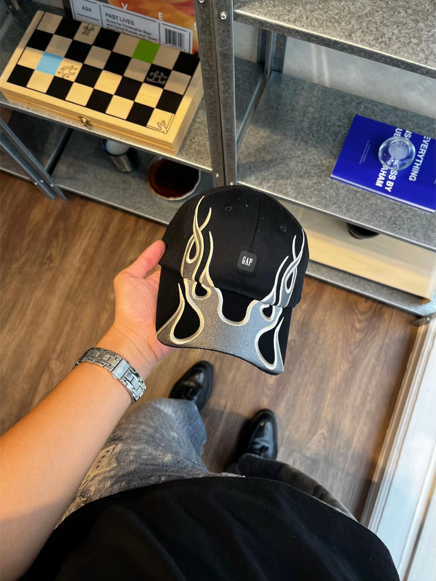 GAP YEEZY FLAME CAP