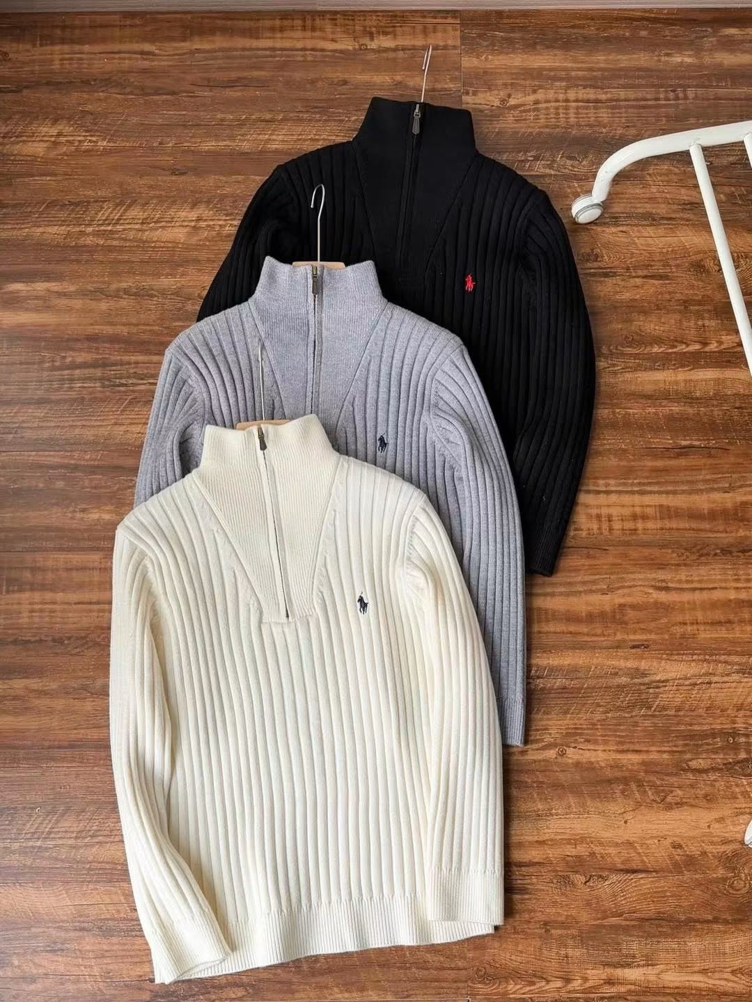 RALPH LAUREN V NECK HALF ZIP