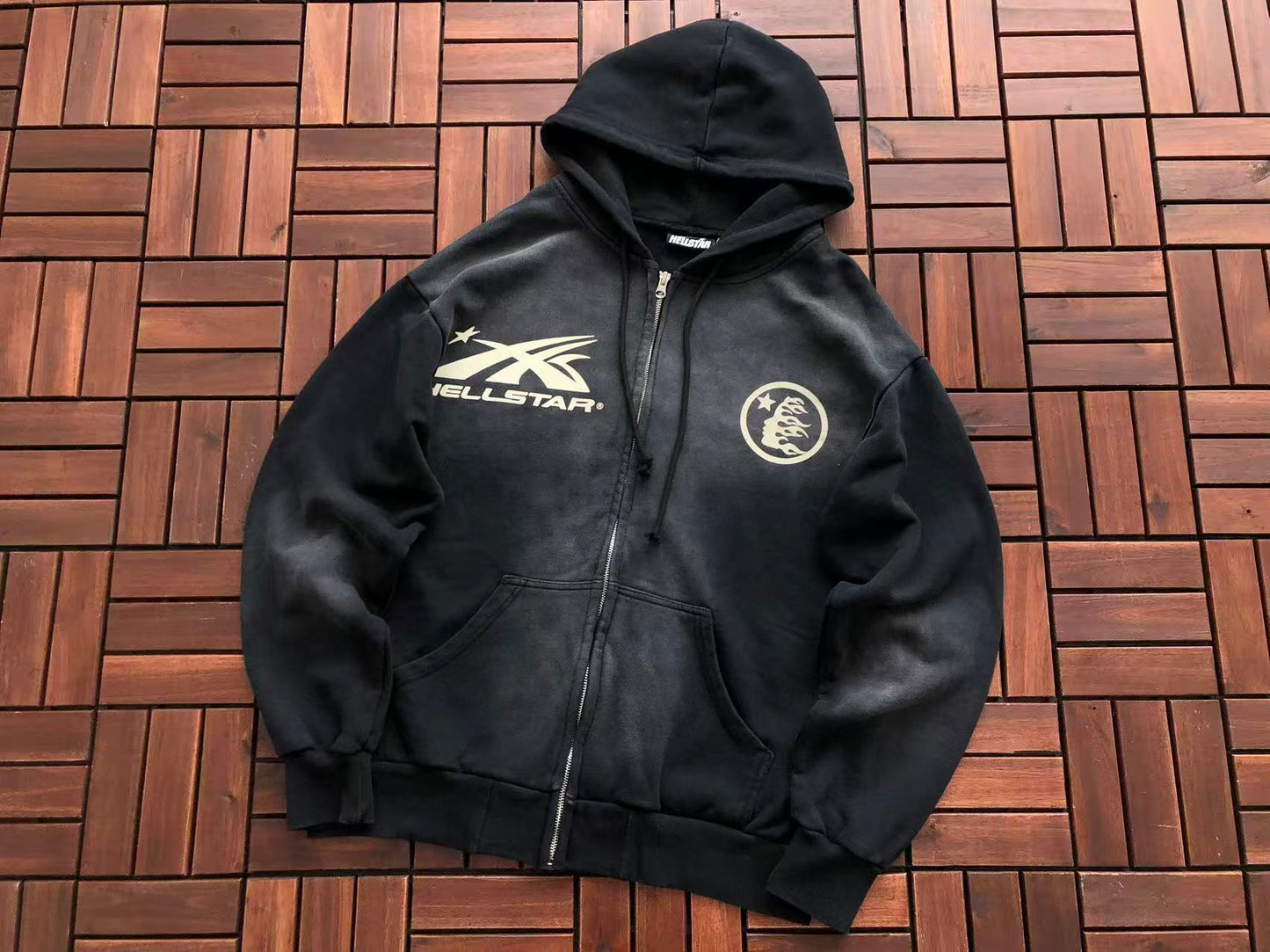 HELLSTAR SPORT LOGO ZIPPED HOODIE