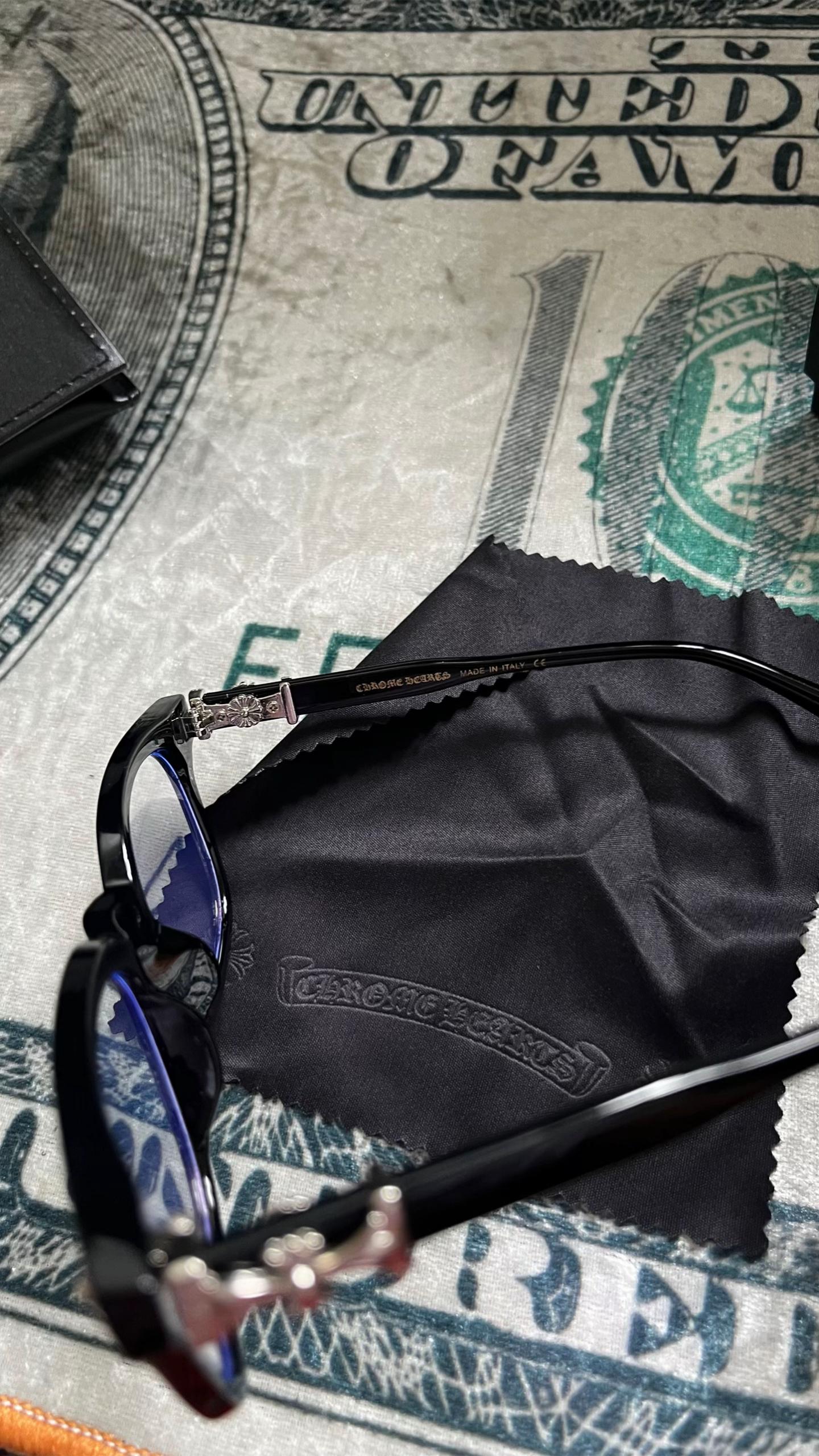 CHROME HEARTS NOIR GLASSES