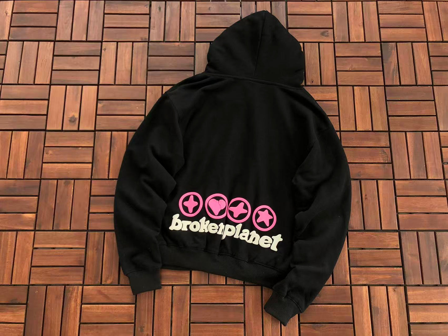 BROKEN PLANETS “HEARTS ARE MEANT TO BE BROKEN” HOODIE