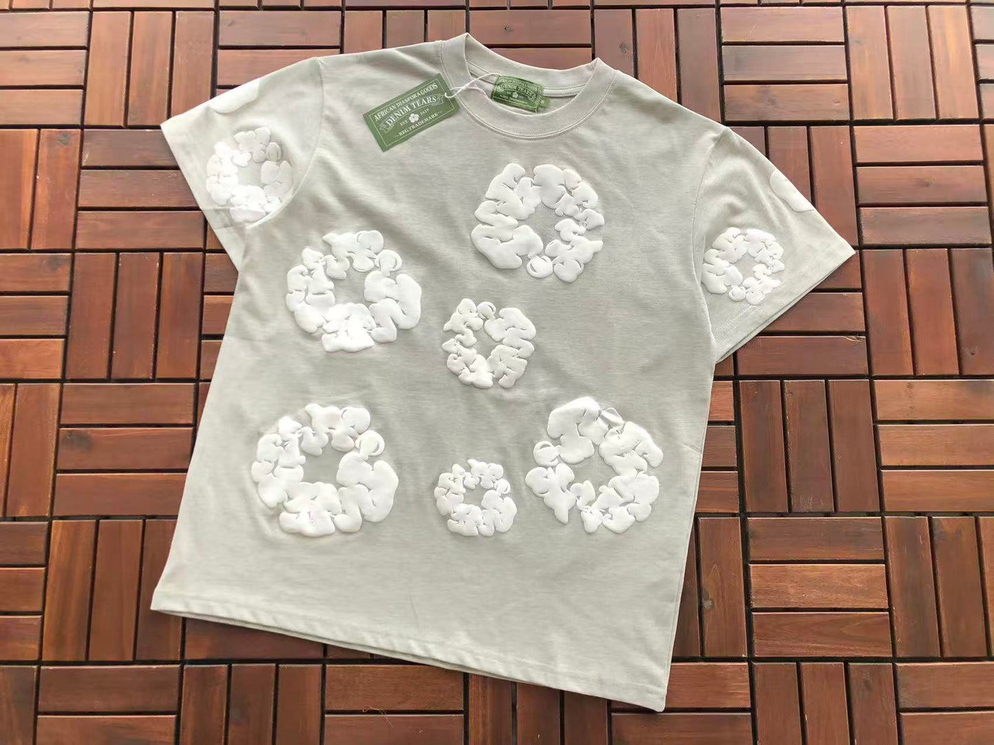 DENIM TEARS T-SHIRT