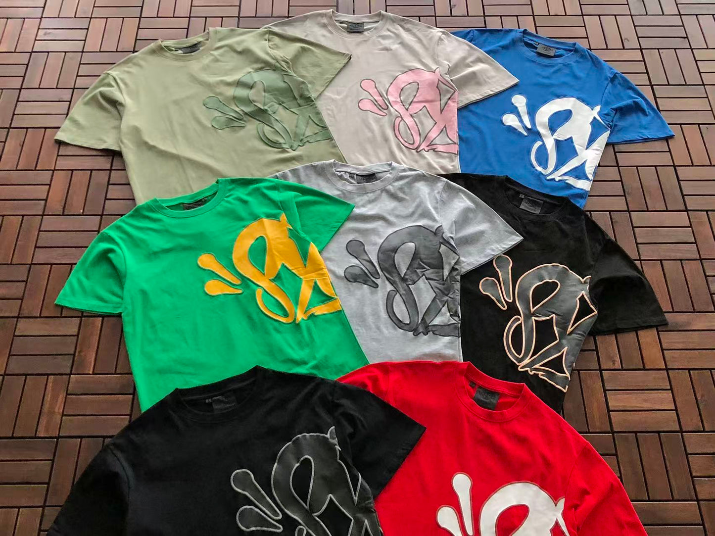 SYNA WORLD LOGO T-SHIRT