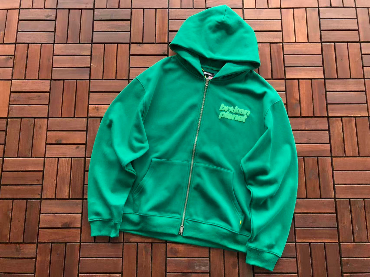 BROKEN PLANETS SPRAY DYED ZIPPED HOODIE