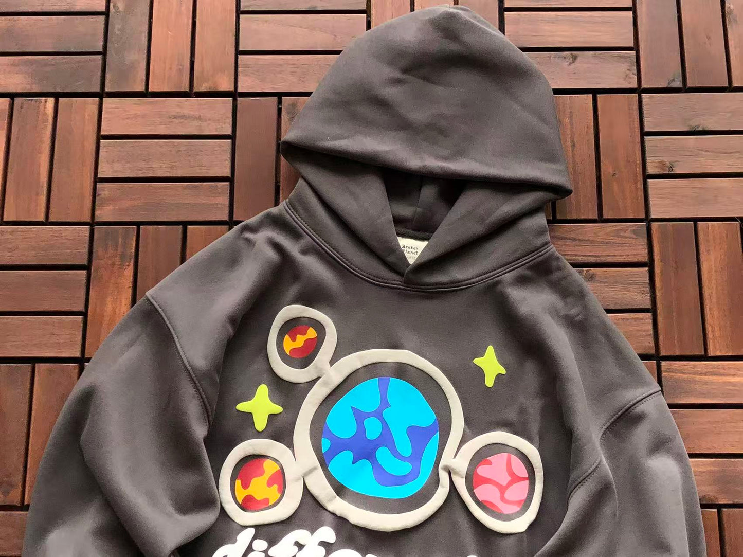 BROKEN PLANETS “DIFFERENT WORLDS” HOODIE